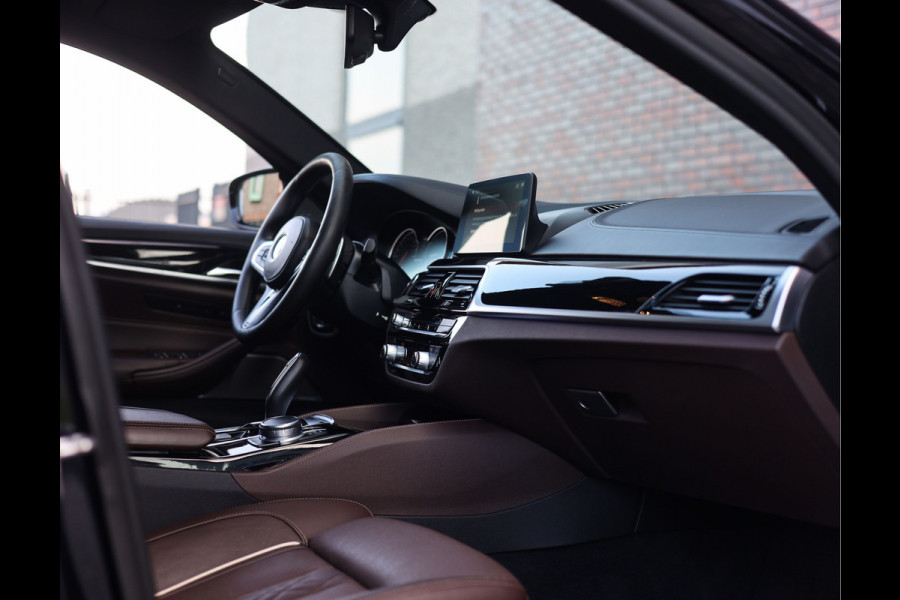 BMW 5 Serie Touring M550d xDrive | Pano - Trekhaak - HUD