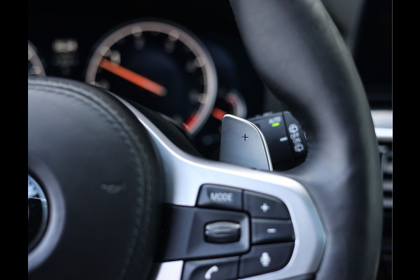 BMW 5 Serie Touring M550d xDrive | Pano - Trekhaak - HUD
