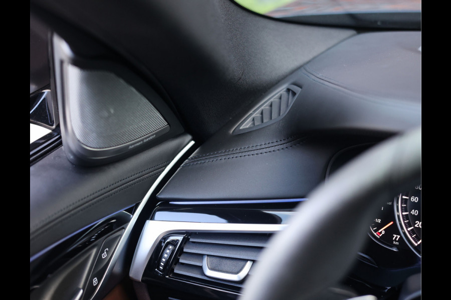 BMW 5 Serie Touring M550d xDrive | Pano - Trekhaak - HUD
