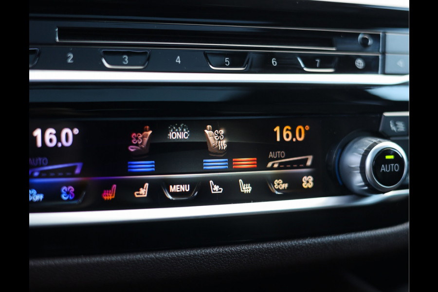 BMW 5 Serie Touring M550d xDrive | Pano - Trekhaak - HUD