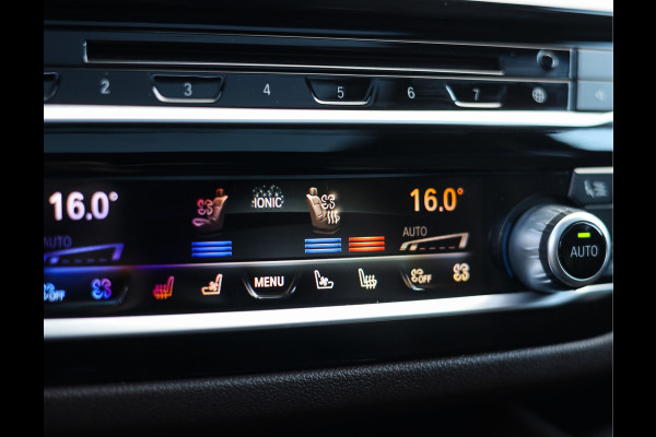 BMW 5 Serie Touring M550d xDrive | Pano - Trekhaak - HUD