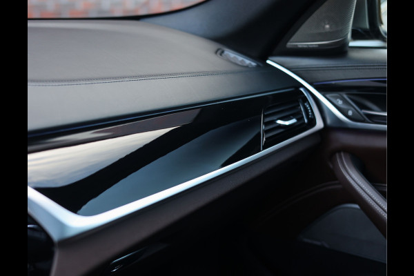 BMW 5 Serie Touring M550d xDrive | Pano - Trekhaak - HUD