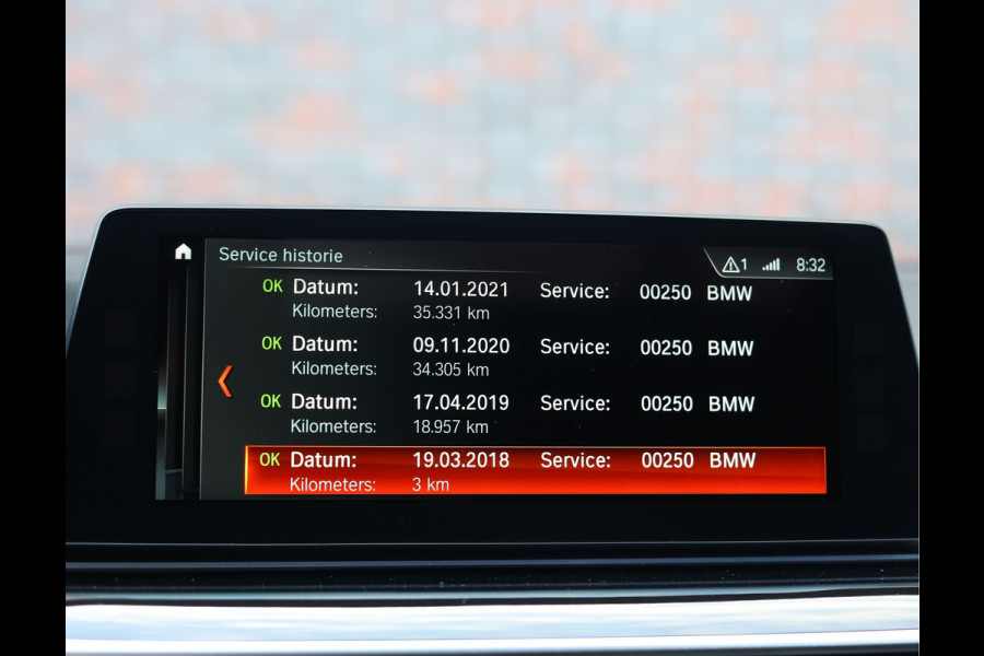 BMW 5 Serie Touring M550d xDrive | Pano - Trekhaak - HUD