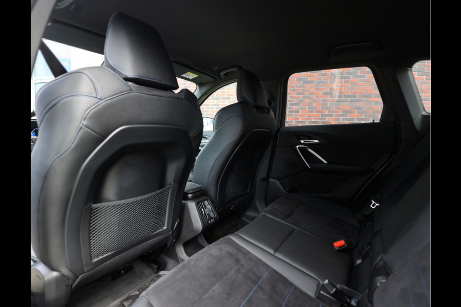 BMW X1 30e xDrive | M onderstel - Sportstoelen - Direct rijden!