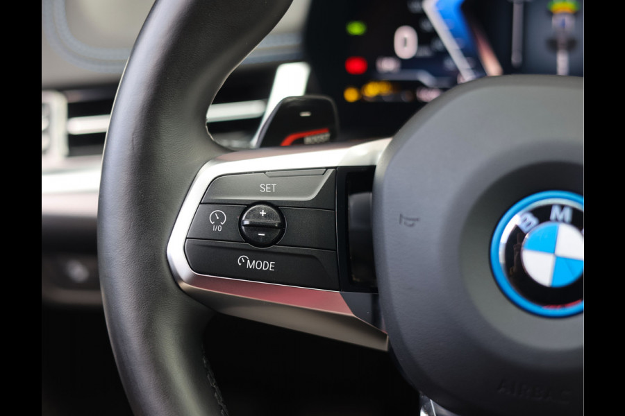 BMW X1 30e xDrive | M onderstel - Sportstoelen - Direct rijden!