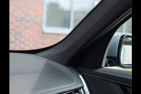 BMW X1 30e xDrive | M onderstel - Sportstoelen - Direct rijden!