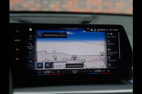 BMW X1 30e xDrive | M onderstel - Sportstoelen - Direct rijden!