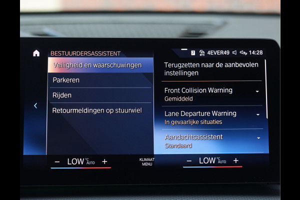 BMW X1 30e xDrive | M onderstel - Sportstoelen - Direct rijden!