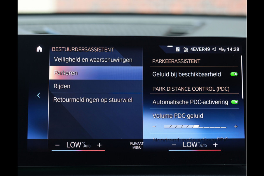 BMW X1 30e xDrive | M onderstel - Sportstoelen - Direct rijden!