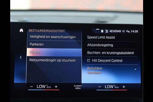 BMW X1 30e xDrive | M onderstel - Sportstoelen - Direct rijden!