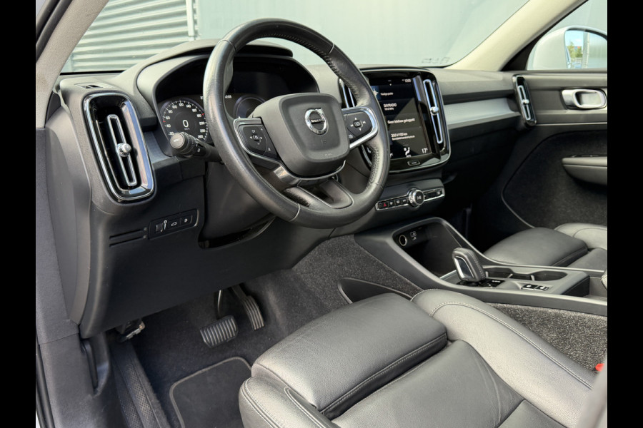 Volvo XC40 BWJ 2021 | T4 211PK Recharge Inscription | TREKHAAK | PANO DAK | LEER | STANDKACHEL | CLIMA | NAVI | CRUISE | 19'' LMV | PDC 2X