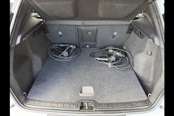 Volvo XC40 BWJ 2021 | T4 211PK Recharge Inscription | TREKHAAK | PANO DAK | LEER | STANDKACHEL | CLIMA | NAVI | CRUISE | 19'' LMV | PDC 2X