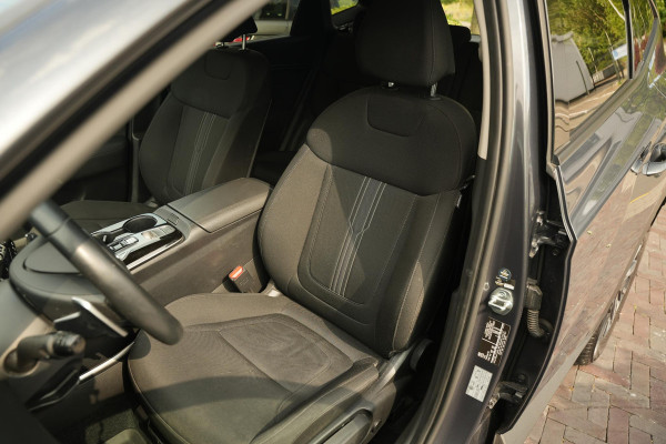 Hyundai Tucson 1.6 T-GDI HEV i-Motion Rijstrooksensor Hill hold Dakrails DAB Apple carplay