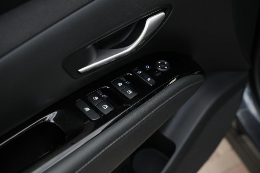 Hyundai Tucson 1.6 T-GDI HEV i-Motion Rijstrooksensor Hill hold Dakrails DAB Apple carplay