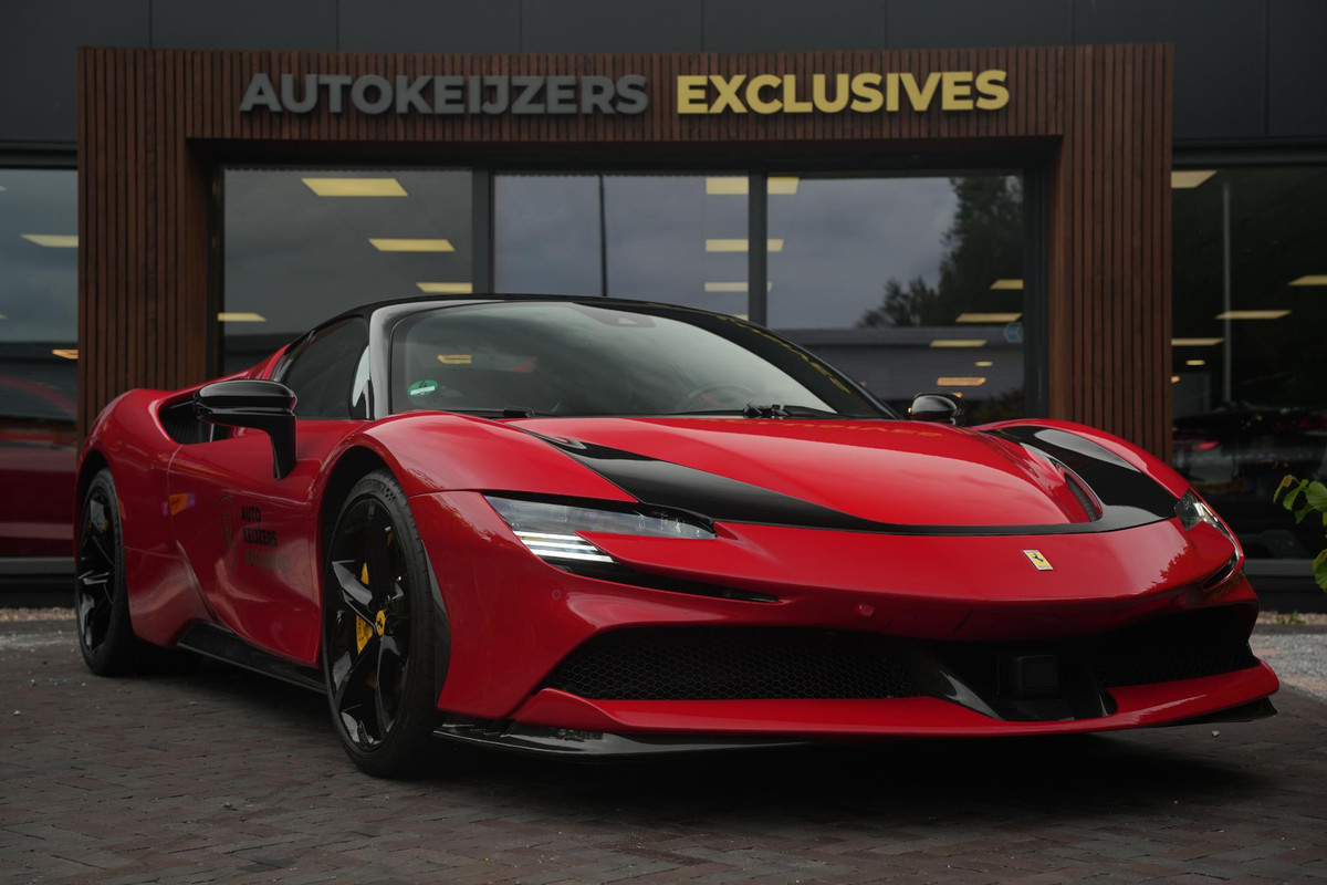 Ferrari SF90 Stradale 4.0 V8 Assetto Fiorano Fiorano Pack Carbon Fibre Daytona Racing Seats