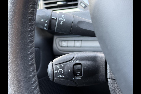 Peugeot 2008 1.2 PureTech Blue Lion 1e Eigenaar|Navi|D-riem vv in 2025|Clima|Cruise|Carplay|Elek Ramen|LM Velgen|PDC|Nieuwe APK bij aflevering