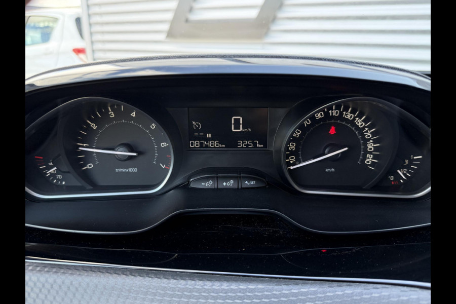 Peugeot 2008 1.2 PureTech Blue Lion 1e Eigenaar|Navi|D-riem vv in 2025|Clima|Cruise|Carplay|Elek Ramen|LM Velgen|PDC|Nieuwe APK bij aflevering