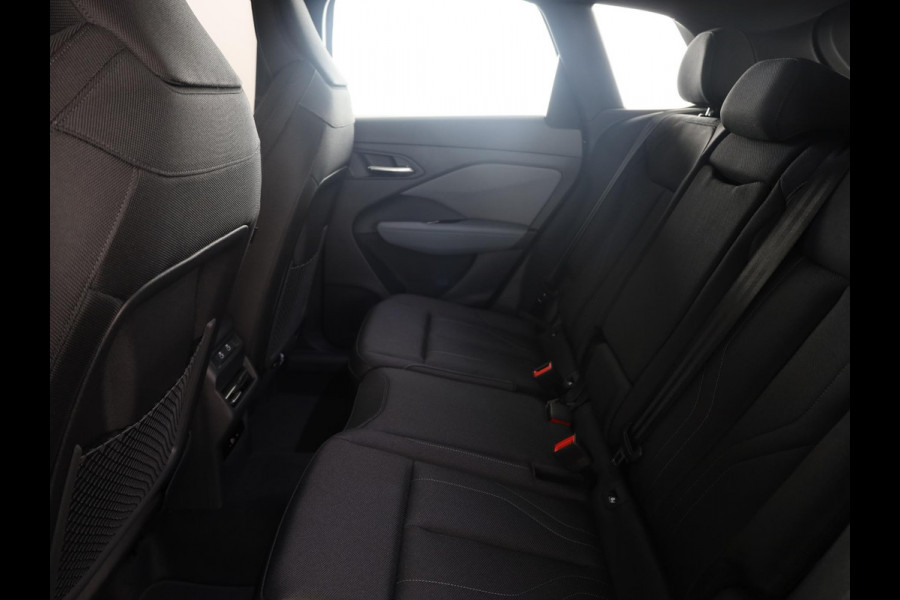 Audi Q3 S edition e-hybrid 272 pk | Techniekpakket plus | Panorama-glasdak | Optiekpakket zwart-glanzend | Trekhaak mech. zwenkbaar |