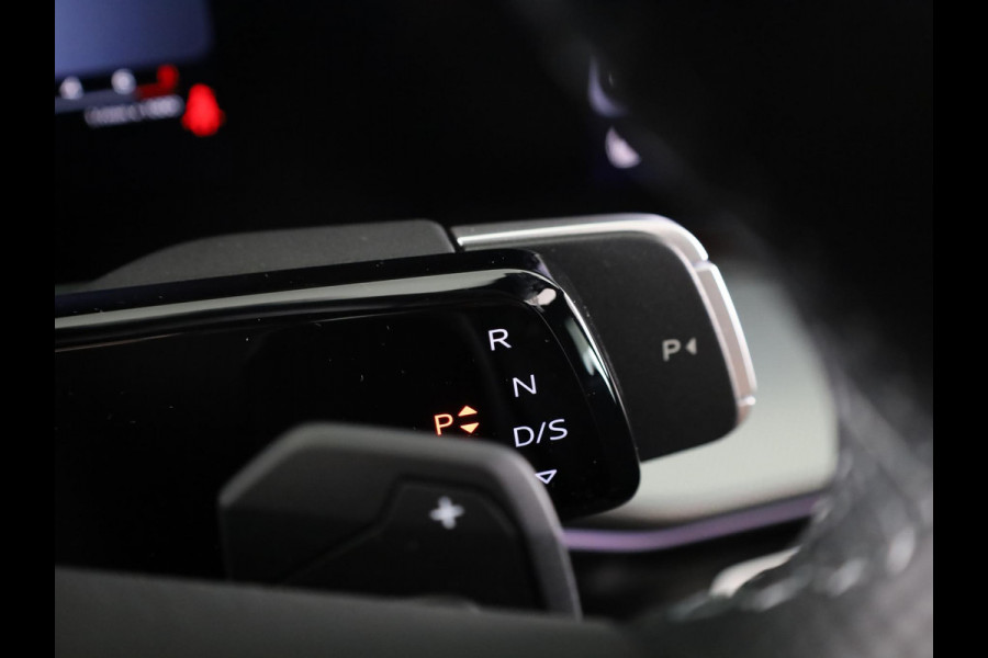 Audi Q3 S edition e-hybrid 272 pk | Techniekpakket plus | Panorama-glasdak | Optiekpakket zwart-glanzend | Trekhaak mech. zwenkbaar |