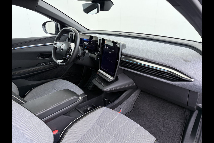 Renault Mégane E-Tech EV60 Two Tone Camera Stoel+Stuurverwarming Apple Carplay Android Auto Google®-Maps Navi Ecc Lmv 20" Optimum Charge Techno Pdc Multi-Sense Lmv Bluetooth Google Assistent ESP Lane Assist Regen-Lichtsensor 1e Eigenaar