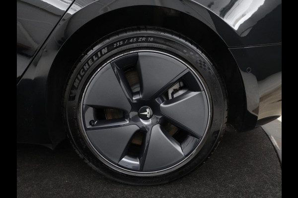 Tesla Model 3 Long Range AWD 75 kWh | SOH 88,8% | Panoramadak | Leder | Memory | Stuur/stoel verwarming | Achterbank verwarming | Adaptive cruise | Climate control