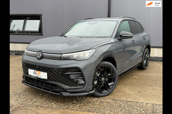 Volkswagen Tiguan 1.5 eHybrid Maxton R-Line / BLACKSTYLE / LEER / TREKHAAK / 360 / RAMVOL