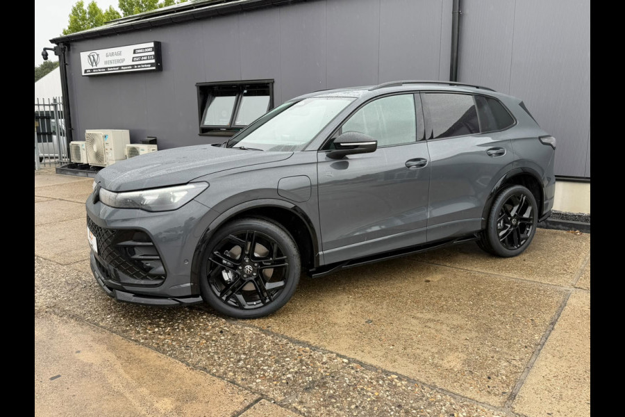 Volkswagen Tiguan 1.5 eHybrid Maxton R-Line / BLACKSTYLE / LEER / TREKHAAK / 360 / RAMVOL