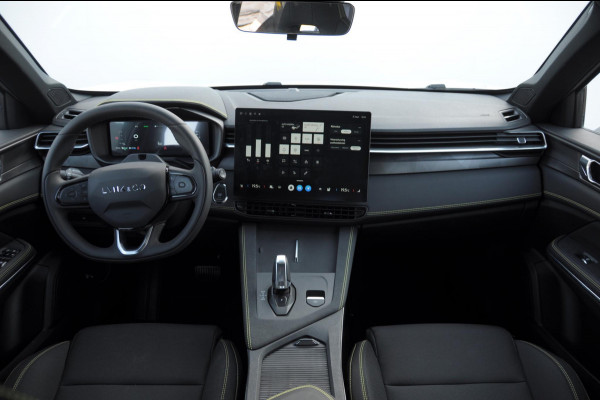 Lynk & Co 01 276PK Automaat Core / Adaptieve cruise control / Stoel - en stuurwielverarming / Parkeersensoren met camera / Apple carplay / Trekhaak / Metallic lak / 19" lichtmetalen velgen