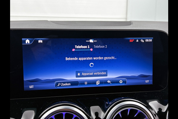 Mercedes-Benz GLA 250 e Star Edition AMG Line | Stoelverwarming, Achteruitrijcamera, Parkeersensoren, Metallic lak, AMG Line, Keyless Entry 19 inch Inclusief 24 maanden MB Certified garantie voor Europa.