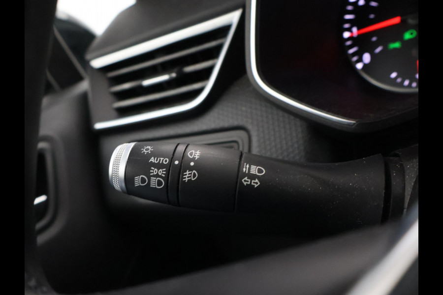 Renault Clio 1.0 TCe INTENS + TREKHAAK | STOELVERWARMING | LED | APPLE CARPLAY | CRUISE CONTROL