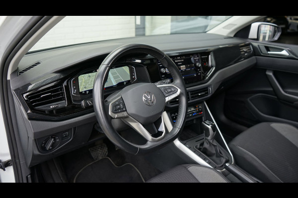 Volkswagen Polo 1.0 TSI AUTOMAAT 110 Pk |CARPLAY|CLIMA|DAB|FABRIEKSGARANTIE|NAVIGATIE|PANORAMA|PDC|STOELVERWARMING|TREKHAAK