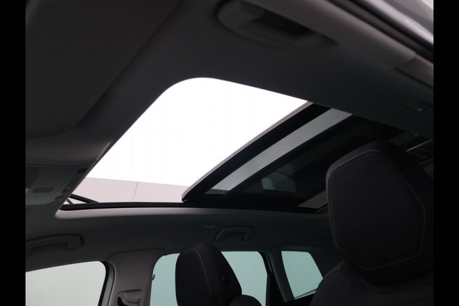 Škoda Karoq 1.5 TSI ACT 150 PK *12.878 KM!* + PANORAMADAK + VIRTUAL COCKPIT | ADAPTIVE CRUISE | CAMERA