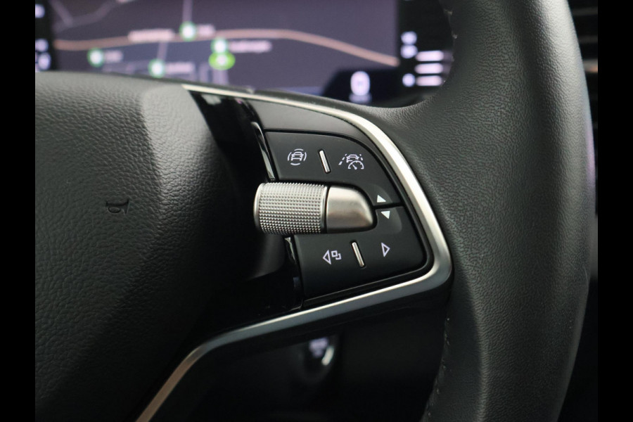 Škoda Karoq 1.5 TSI ACT 150 PK *12.878 KM!* + PANORAMADAK + VIRTUAL COCKPIT | ADAPTIVE CRUISE | CAMERA