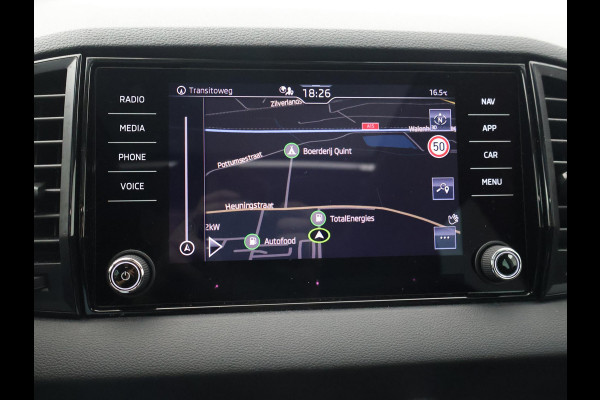 Škoda Karoq 1.5 TSI ACT 150 PK *12.878 KM!* + PANORAMADAK + VIRTUAL COCKPIT | ADAPTIVE CRUISE | CAMERA