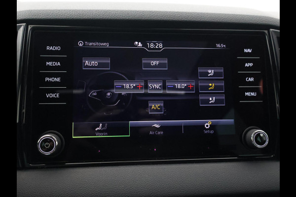 Škoda Karoq 1.5 TSI ACT 150 PK *12.878 KM!* + PANORAMADAK + VIRTUAL COCKPIT | ADAPTIVE CRUISE | CAMERA