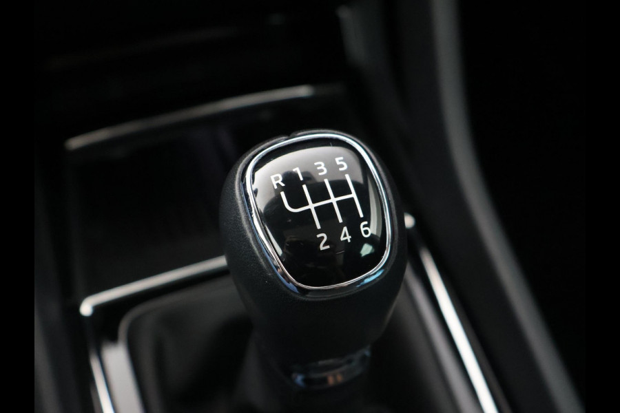 Škoda Karoq 1.5 TSI ACT 150 PK *12.878 KM!* + PANORAMADAK + VIRTUAL COCKPIT | ADAPTIVE CRUISE | CAMERA