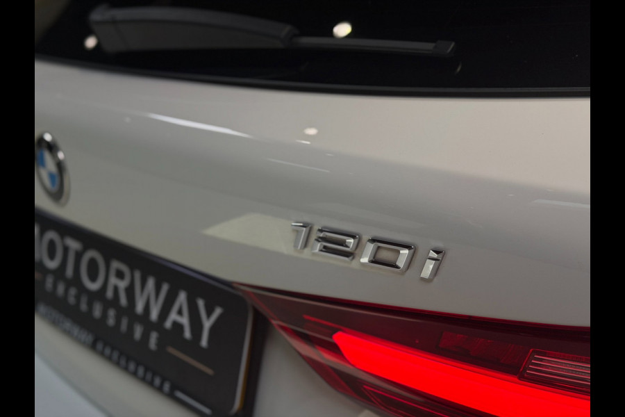 BMW 1-serie 120i High Executive|Pano|HUD|Keyless|Sfeer