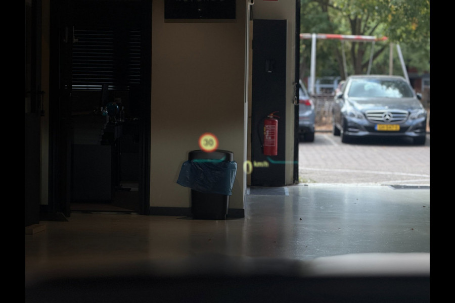 BMW 1-serie 120i High Executive|Pano|HUD|Keyless|Sfeer