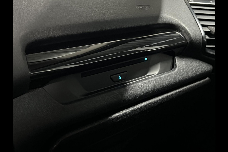 Ford EcoSport 1.0 EcoBoost Titanium Trekhaak | Open dak | Cruise control | Stuur-/Stoelverwarming | Carplay |  Verwarmde voorruit | Navigatie | Bang & Olufsen