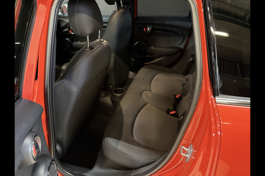 MINI 5-deurs 1.5 Cooper Pepper | Keyless | Dealeronderhouden | All-Season