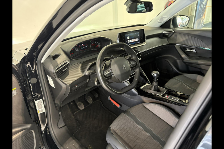 Peugeot 2008 1.2 PureTech Allure | Navigatie | Achteruitrijcamera | Trekhaak |