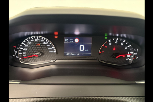 Peugeot 2008 1.2 PureTech Allure | Navigatie | Achteruitrijcamera | Trekhaak |