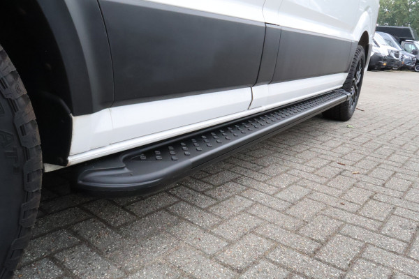 Volkswagen Crafter 2.0 TDI L3 H3 140pk Black Line Airco Navigatie Spoilerpakket