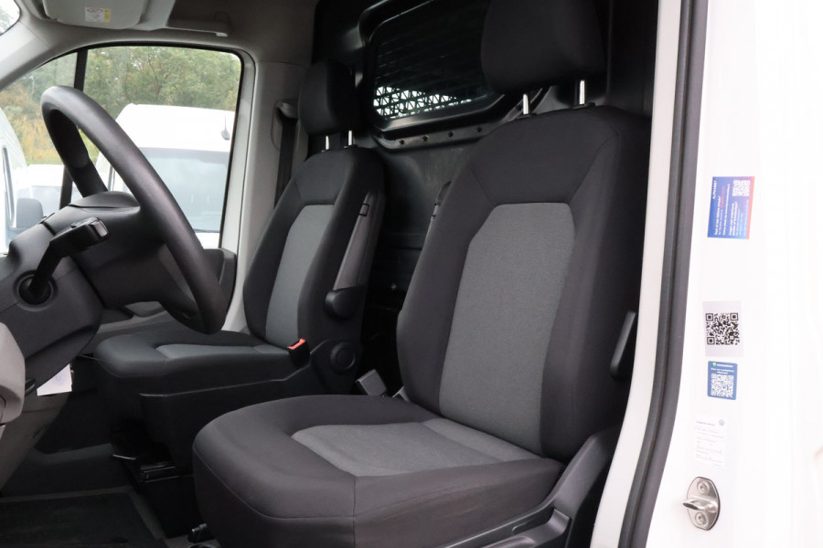 Volkswagen Crafter 2.0 TDI L3 H3 140pk Black Line Airco Navigatie Spoilerpakket