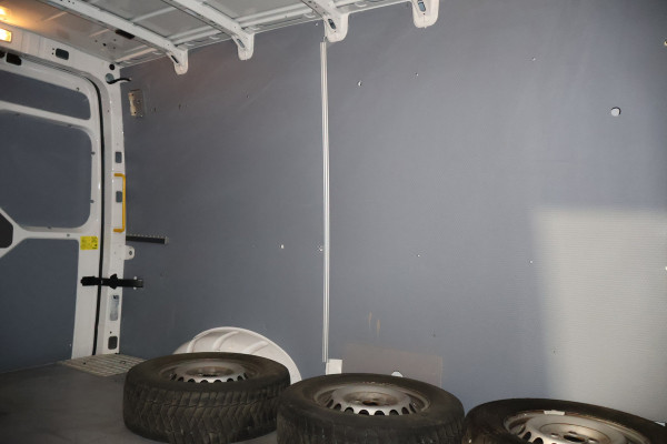 Volkswagen Crafter 2.0 TDI L3 H3 140pk Black Line Airco Navigatie Spoilerpakket