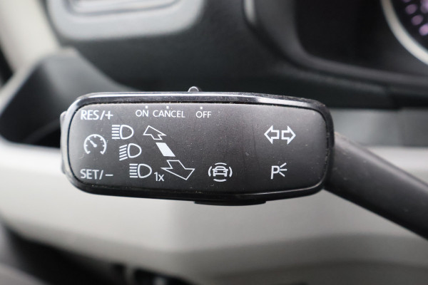 Volkswagen Crafter 2.0 TDI L3 H3 140pk Black Line Airco Navigatie Spoilerpakket