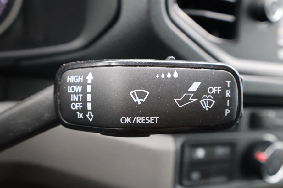 Volkswagen Crafter 2.0 TDI L3 H3 140pk Black Line Airco Navigatie Spoilerpakket