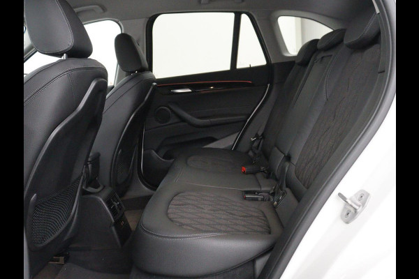 BMW X1 xDrive25e High Executive | SOH 85,2% | Half leder | Adaptive cruise | Stoelverwarming | Climate control | Navigatie | Camera | Park assist | Elektrische achterklep