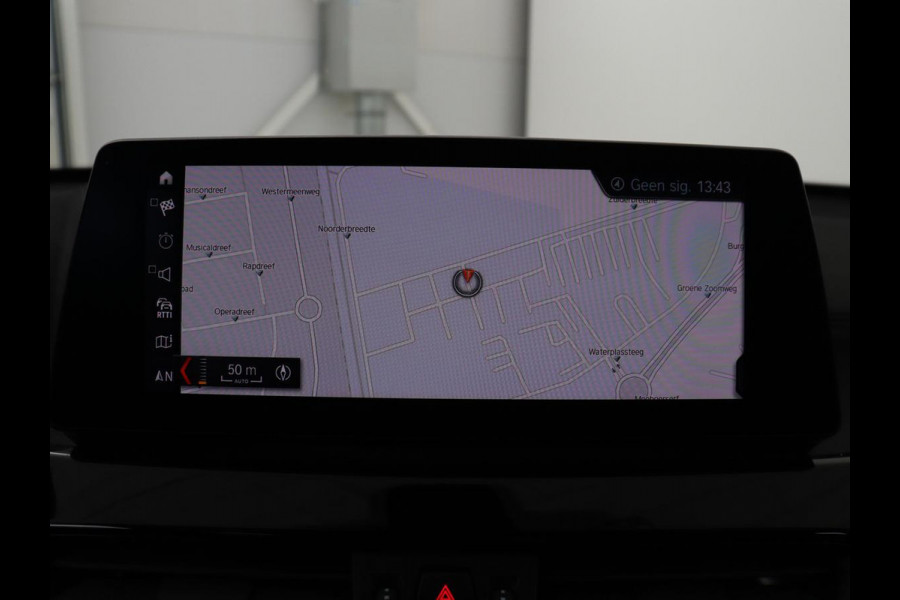 BMW X1 xDrive25e High Executive | SOH 85,2% | Half leder | Adaptive cruise | Stoelverwarming | Climate control | Navigatie | Camera | Park assist | Elektrische achterklep
