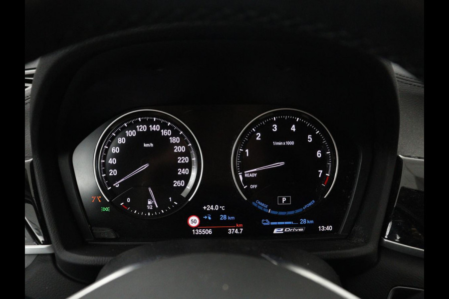 BMW X1 xDrive25e High Executive | SOH 85,2% | Half leder | Adaptive cruise | Stoelverwarming | Climate control | Navigatie | Camera | Park assist | Elektrische achterklep